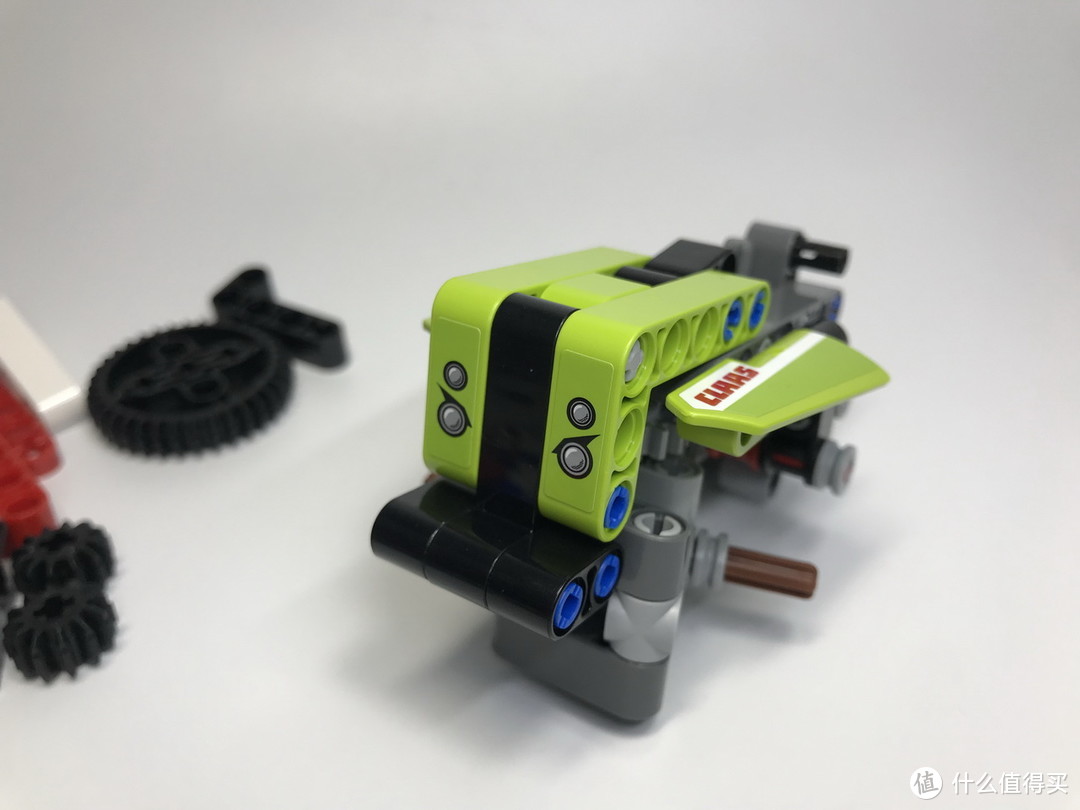 麻雀虽小：LEGO 乐高 机械组系列 42102 迷你克拉斯拖拉机