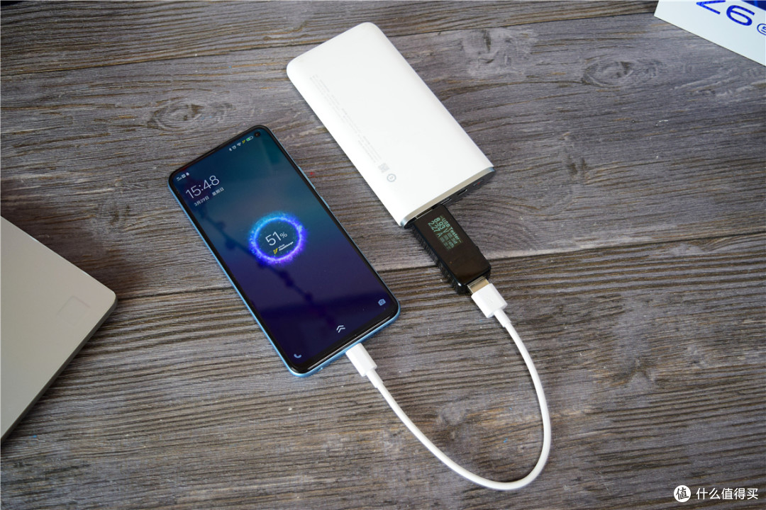 布丁评测 篇三十七:vivo手机快充套装,让游戏充电快人一步!