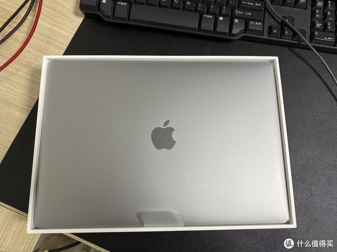 2020款MacBook Air 深空灰简单开箱与iPad Pro对比感受