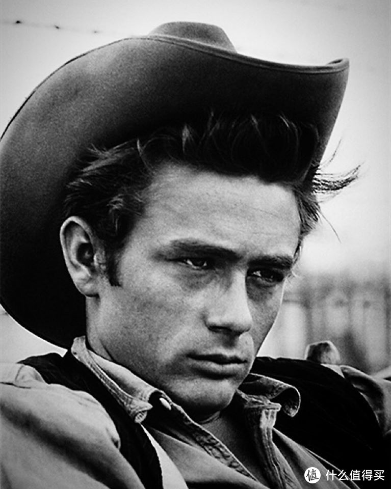 詹姆斯·迪恩（James Dean)