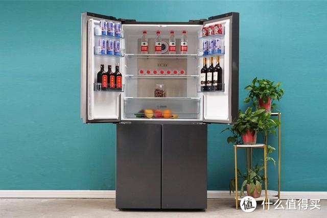 美的465冰箱：纤薄机身设计，小空间的品质之选
