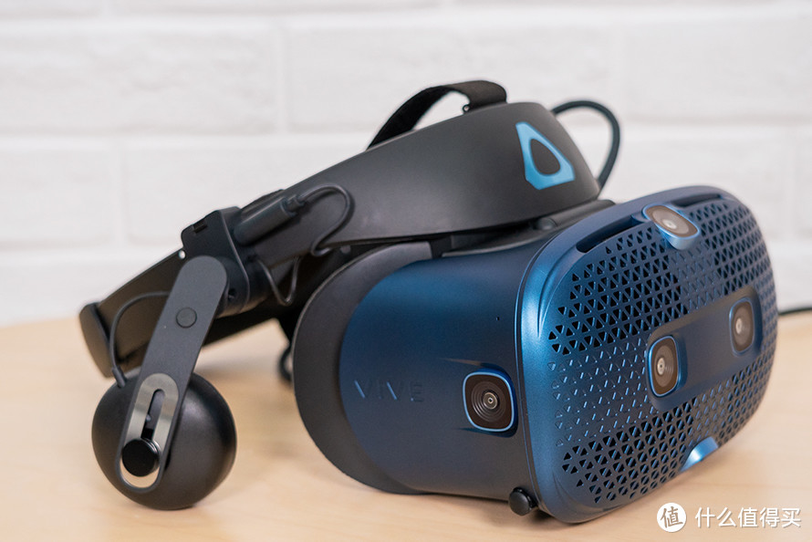 HTC Vive Cosmos VR头显评测：旗舰VR游戏体验舍我其谁