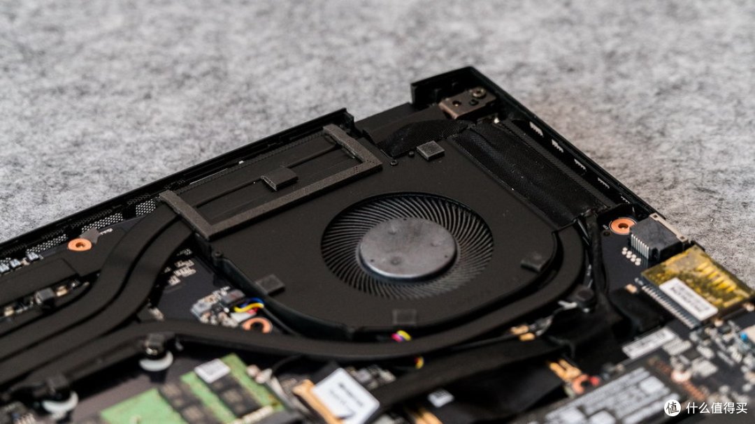 不吹不黑一拆到底技嘉aero1797502070游戏本使用体验