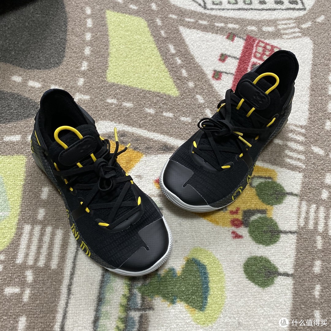 Under Armour Curry 6男童篮球鞋