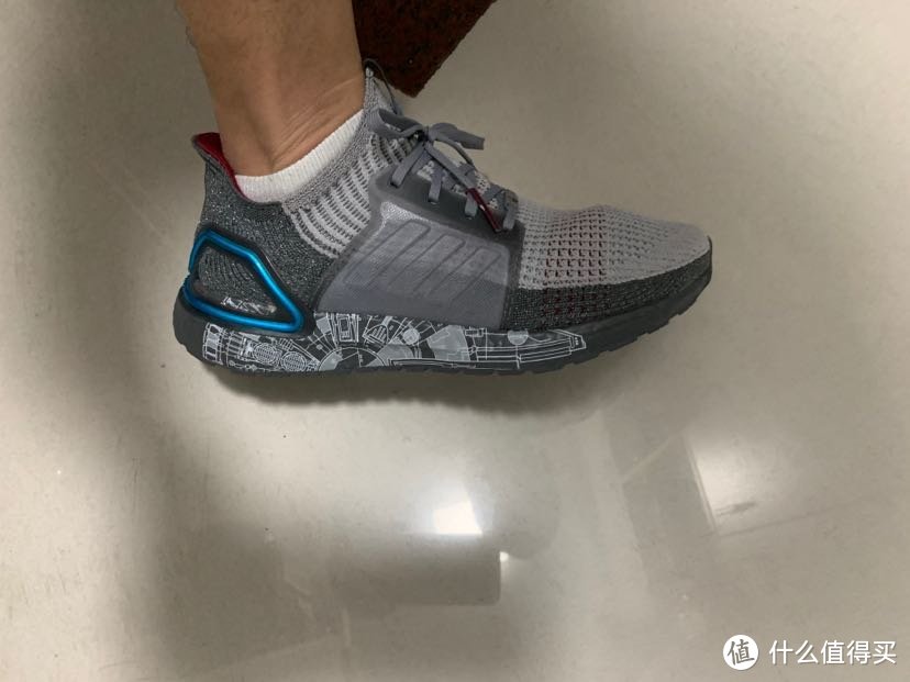 2020年入手Ultraboost19，换个配色贵两百也值！