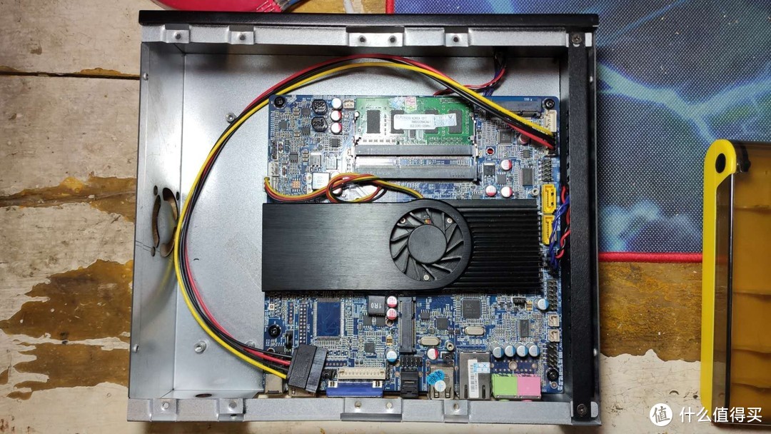 可以安装2个3.5寸硬盘的ITX机箱