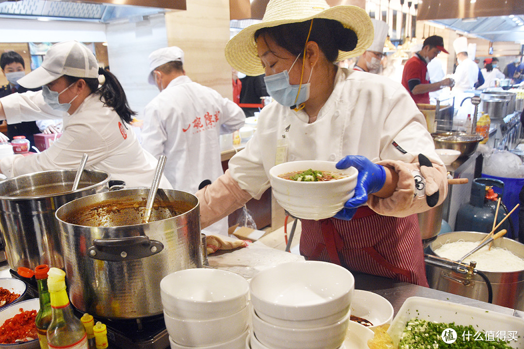 吃遍湖南14个市州特色米粉，驰名粉店哪家强！和我一起连吃六天七场，米粉打擂台，流量预警