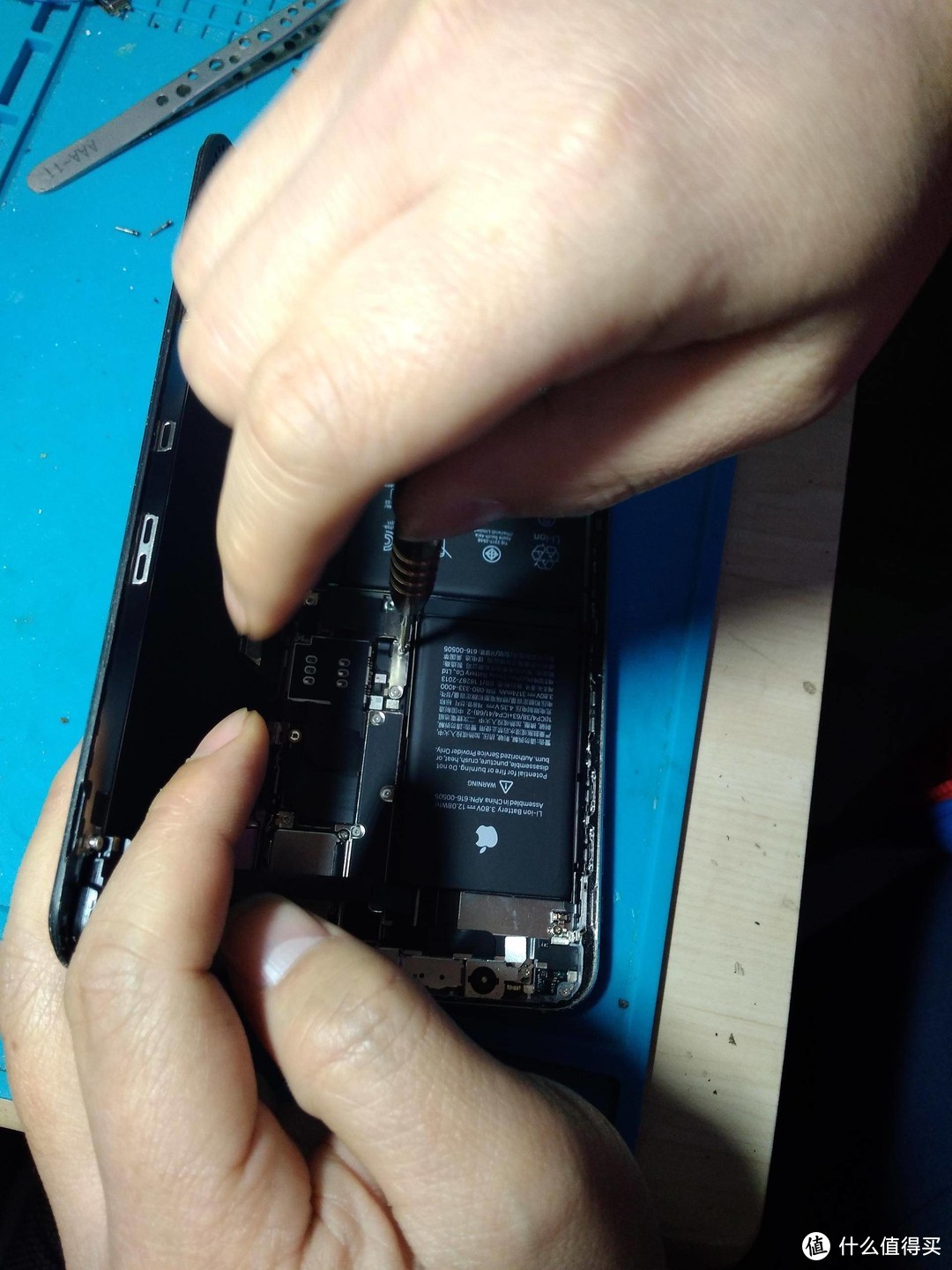 换块电魔术的电池把iPhone Xs Max用成钉子户，等全面屏的iPhone出了再换手机了！