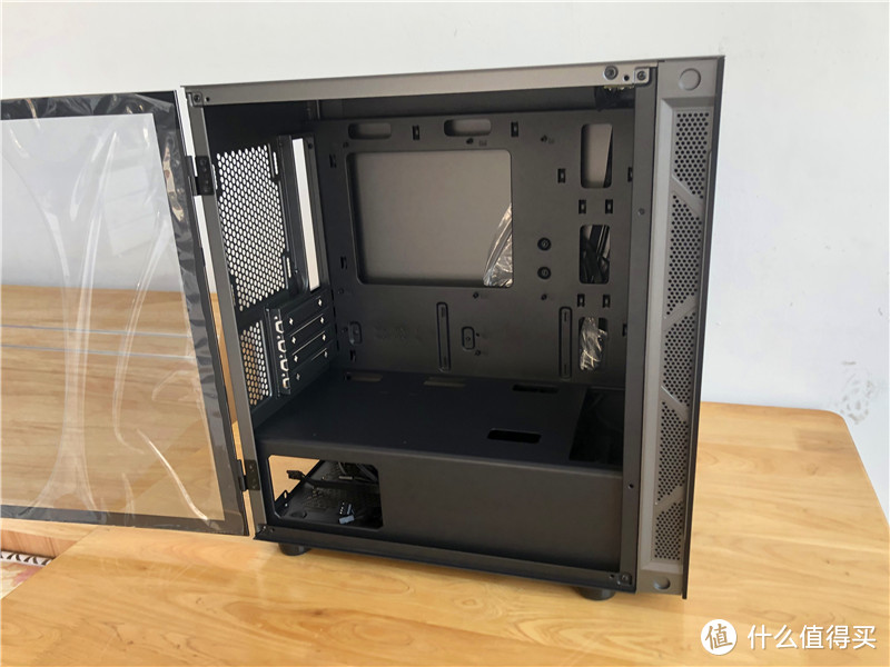 专为MATX主板设计的MINI机箱-Tt（Thermaltake）启航者A3