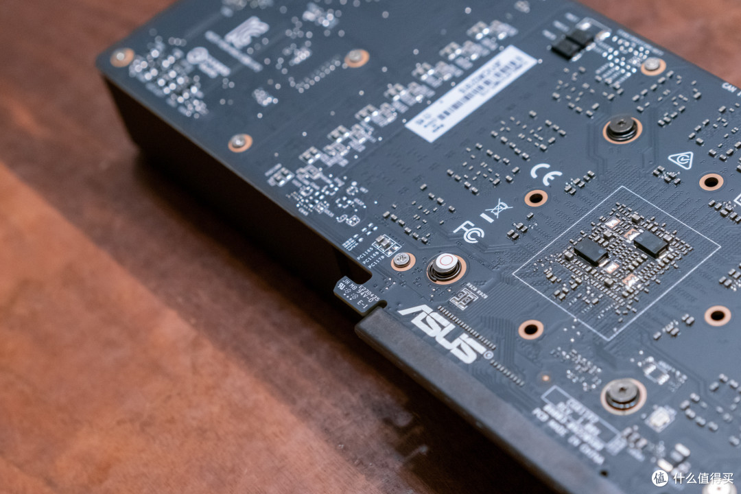 黄伟达复古流晒两张技嘉和华硕的gtx1080ti11gb光追之序章