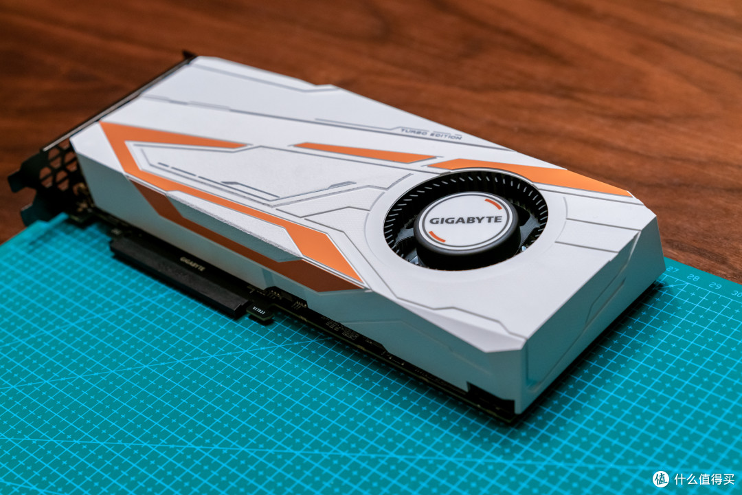 黄伟达复古流晒两张技嘉和华硕的gtx1080ti11gb光追之序章