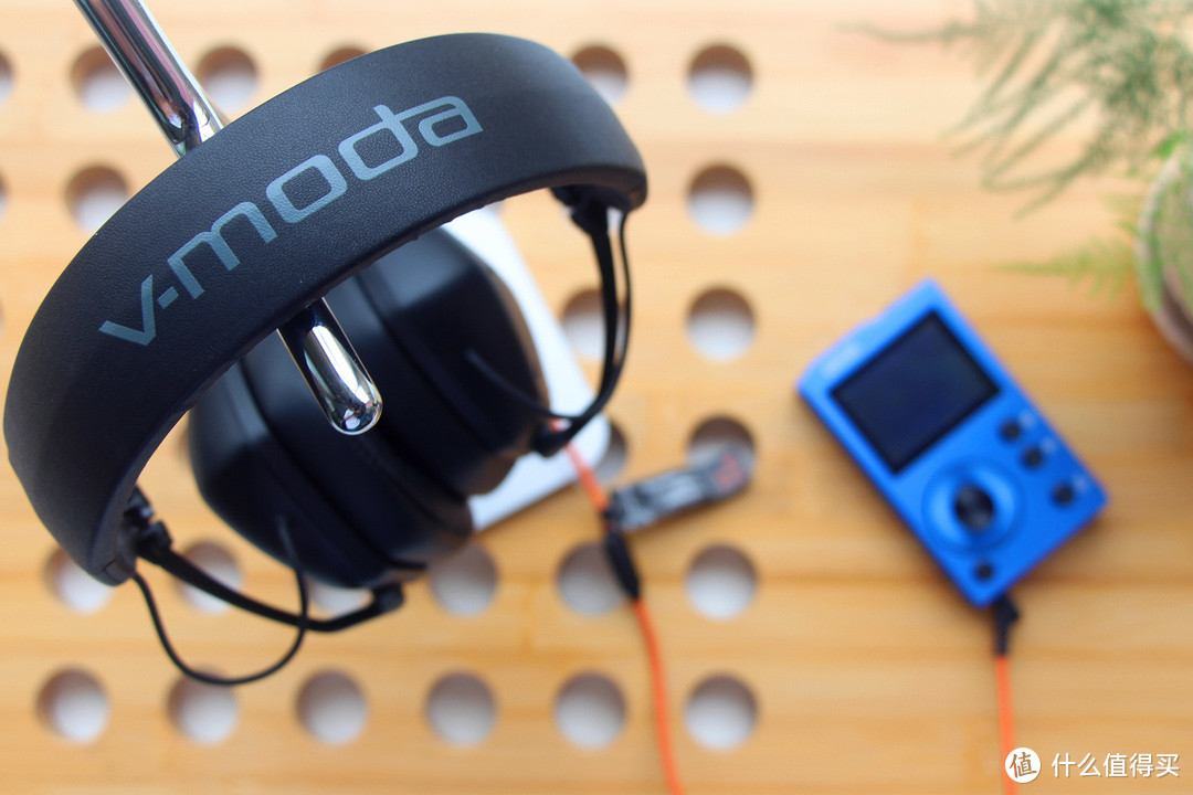 支持DIY个性定制，美国知名V-MODA M-100 MASTER头戴耳机上手体验