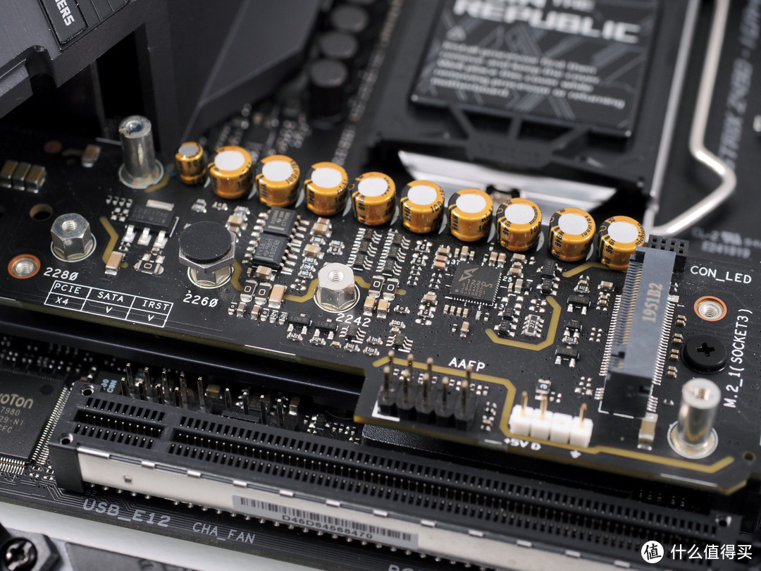 华硕ROG Strix Z490-I Gaming ITX主板首发开箱，螺狮壳里做道场