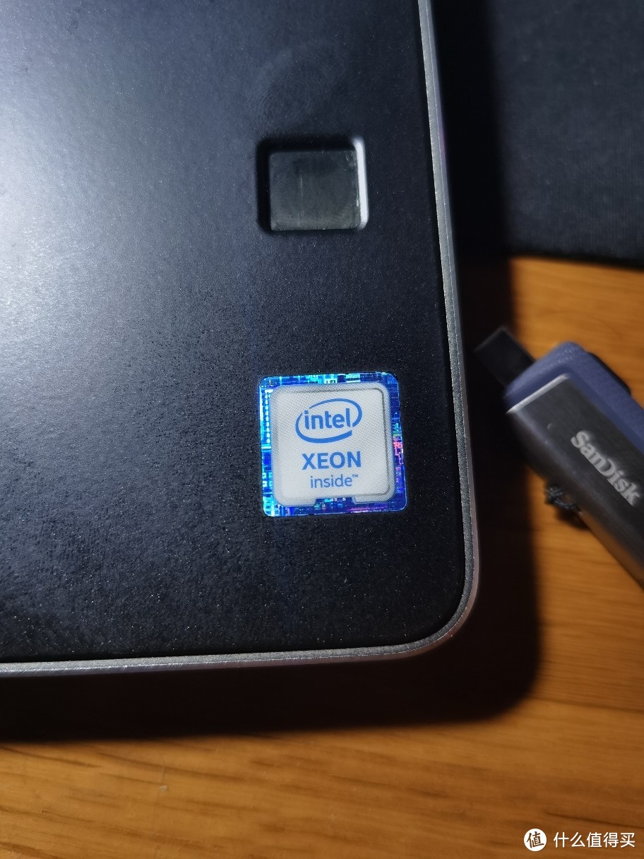 Intel Xeon inside 吼吼
