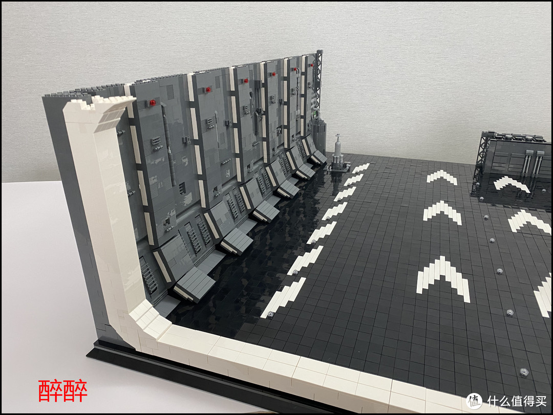 【MOC】Docking Bay（千年隼停机坪）醉测评