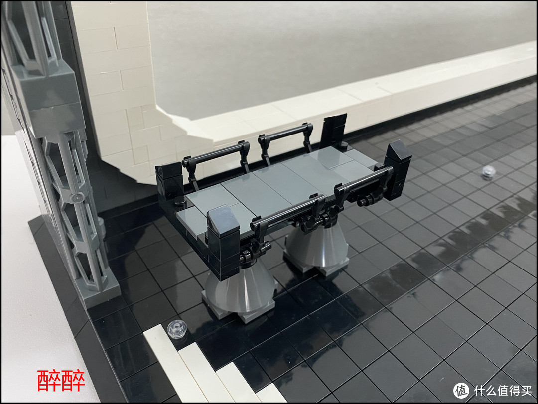 【MOC】Docking Bay（千年隼停机坪）醉测评