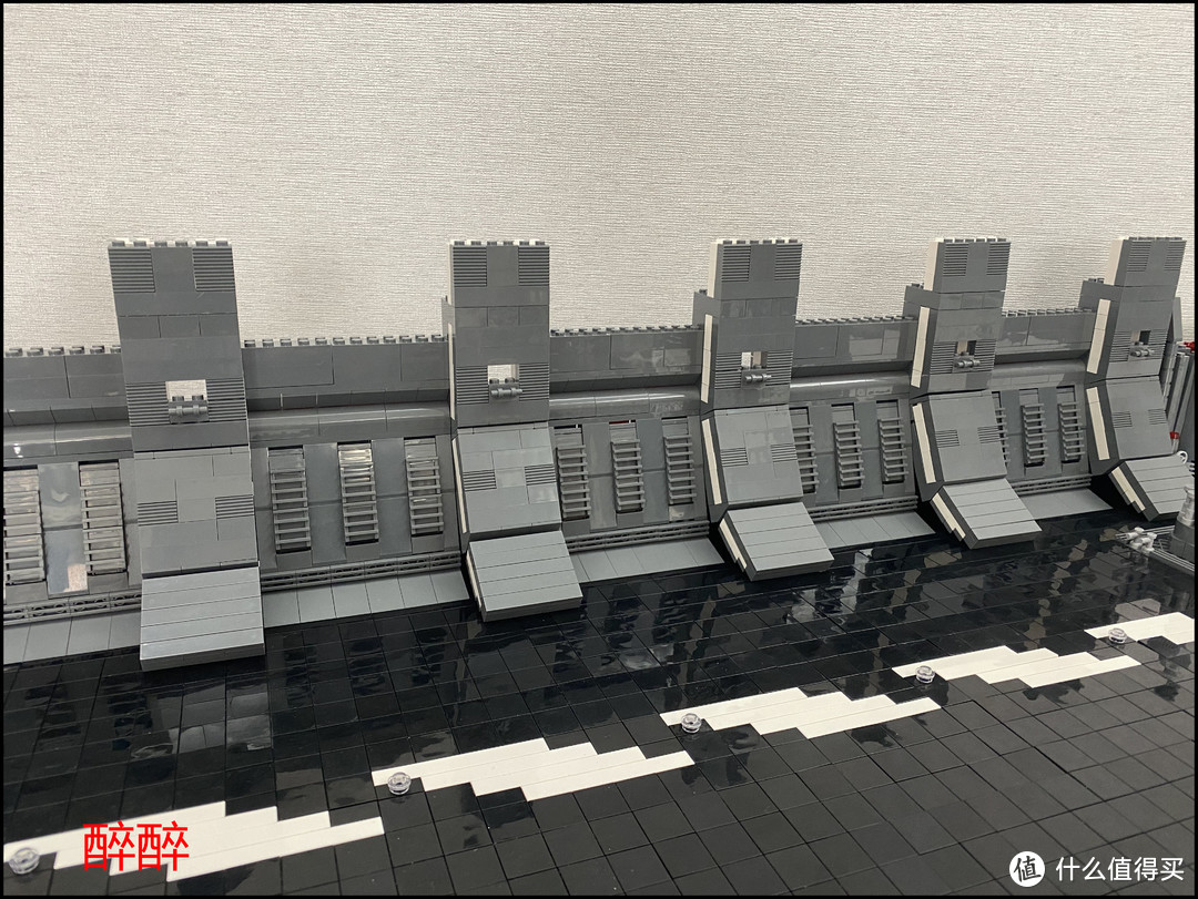 【MOC】Docking Bay（千年隼停机坪）醉测评