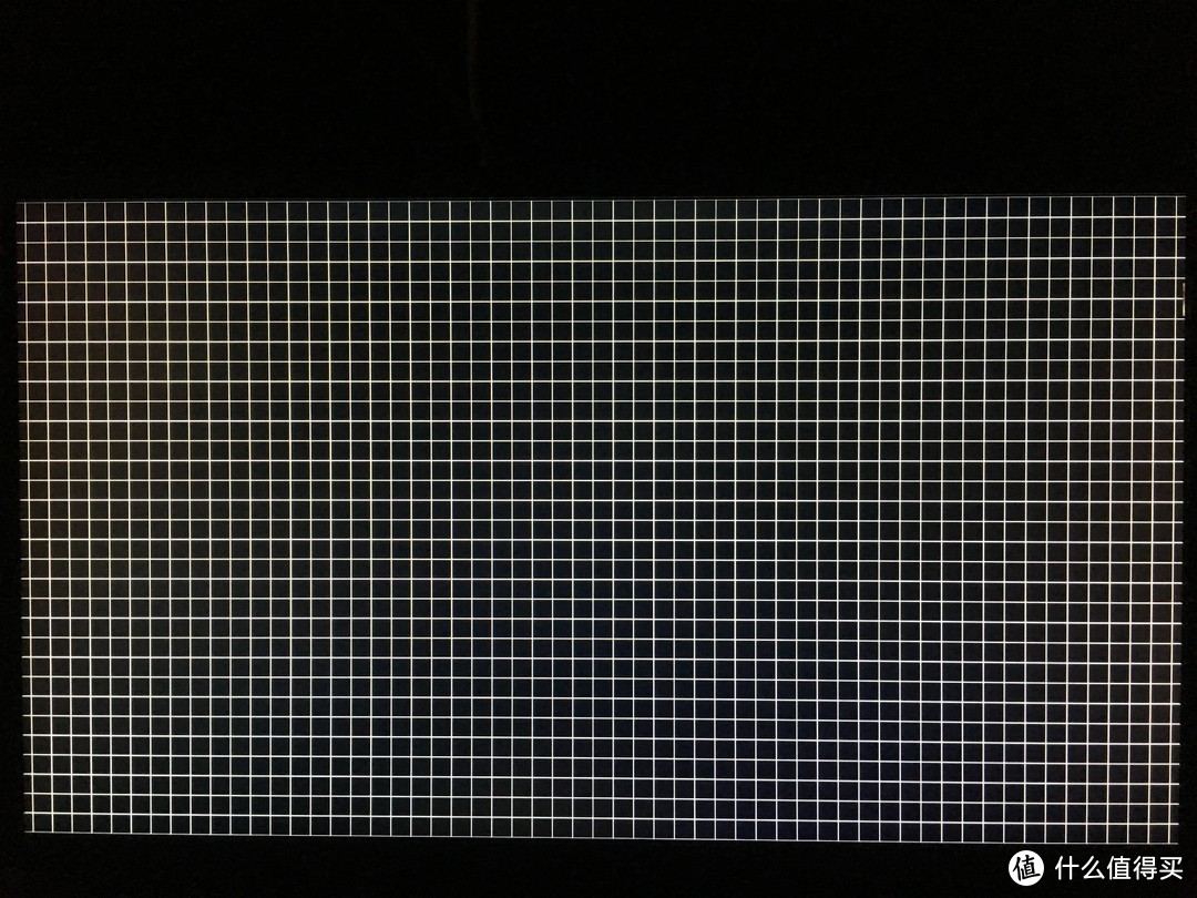 879灵蛇4K显示器让我明白了五彩斑斓的黑