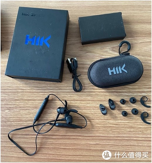 平价线控蓝牙耳机里的音质王者！HIK Z1测评。