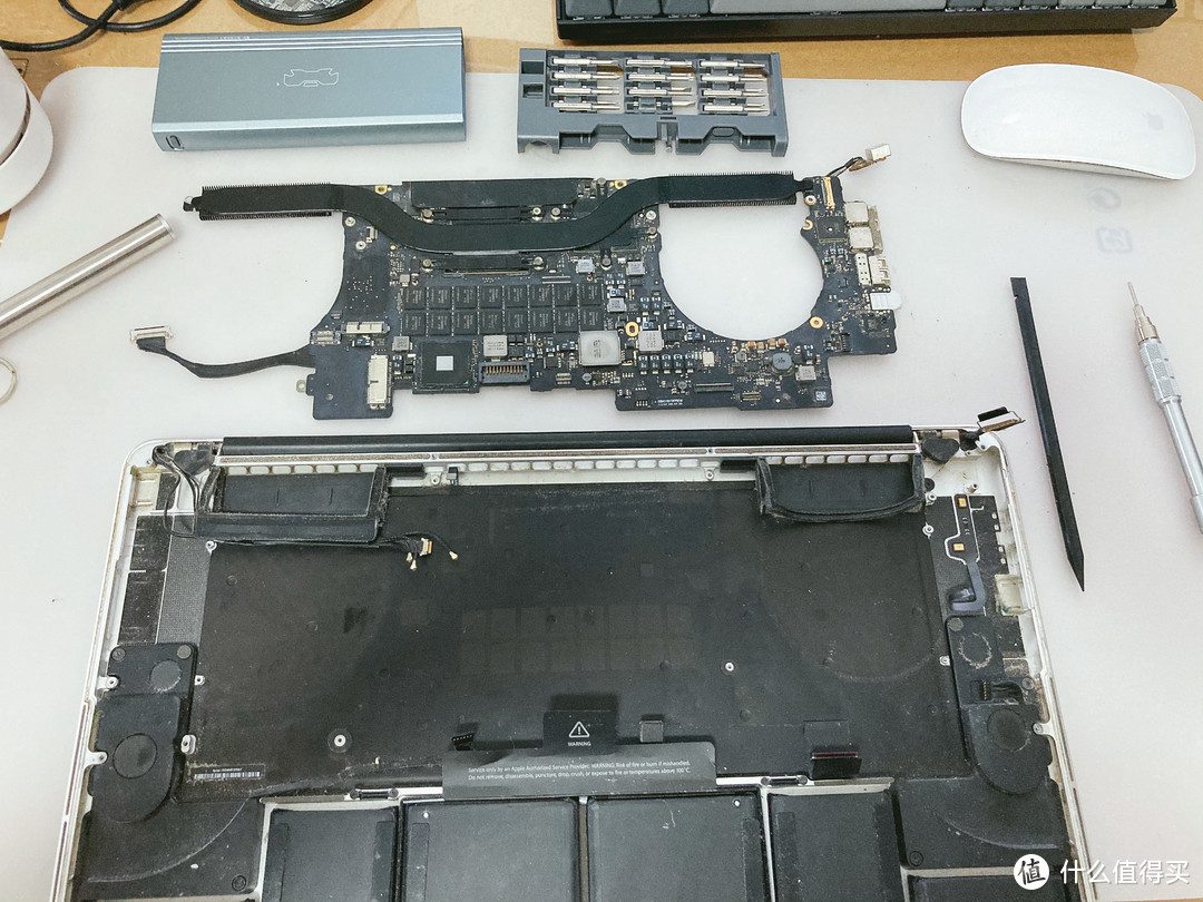 服役6年Macbook Pro 15扬声器老化破音，自己动手修修补补