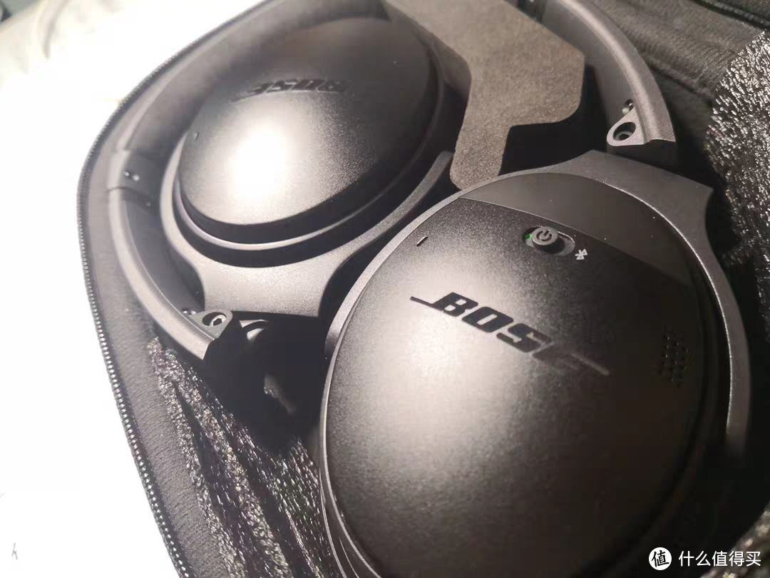 Bose QuietComfort35 Ⅱ QC35是降噪耳机里较为出色的一款了