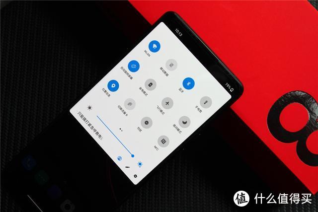 OnePlus 8 Pro深度体验！高素质屏幕下的安卓旗舰，2020年上半年值得买吗？