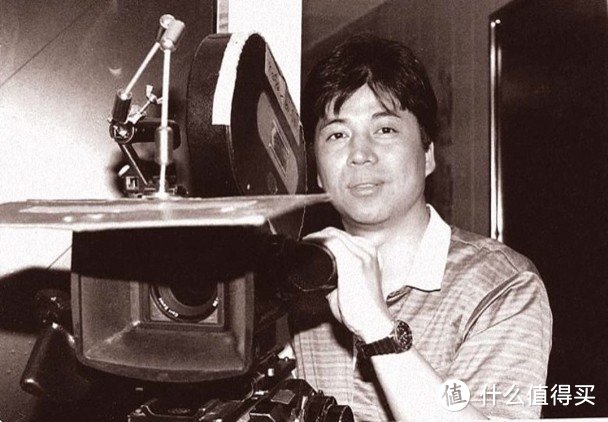 香港导演罗文昨日心脏衰竭病逝，终年70岁。曾执导过 《人鱼传说》等片，与王家卫长期搭档