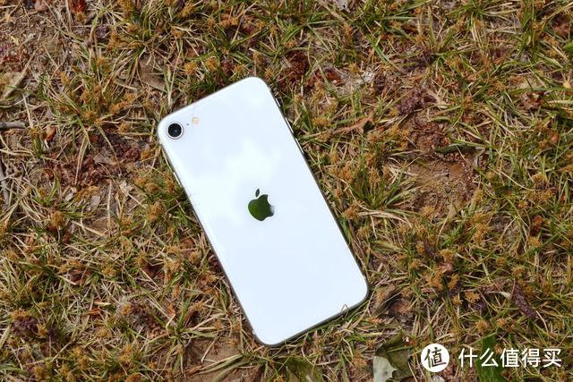 都2020了！新款iPhone SE到底值不值得买？4000字长文评测找答案