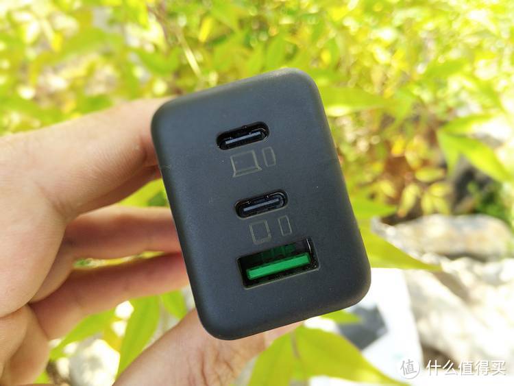 小而强Zendure征拓65W SuperPort S3多插口充电头评测