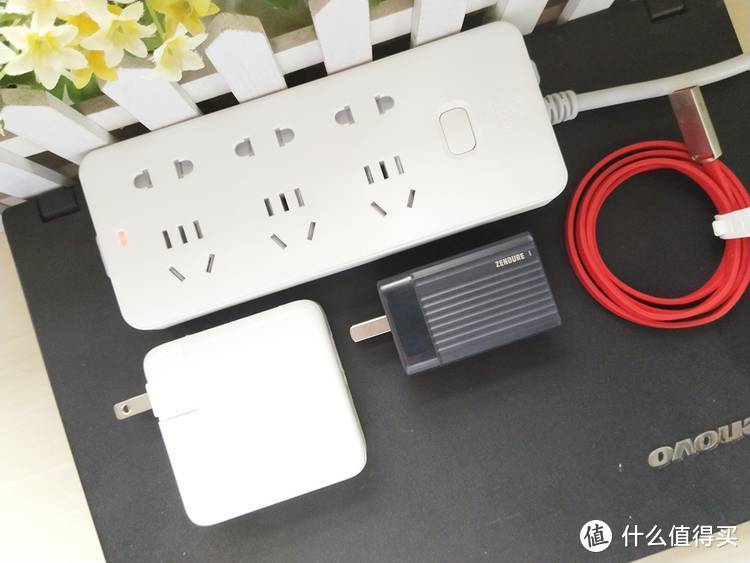 小而强Zendure征拓65W SuperPort S3多插口充电头评测