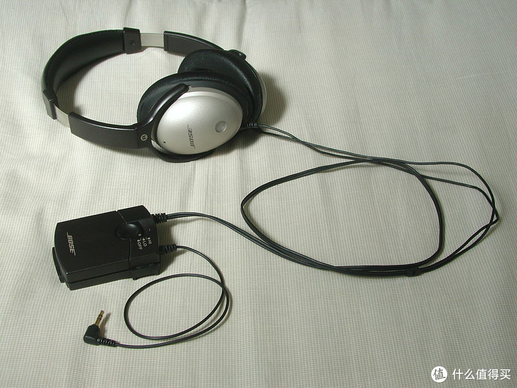 Bose于2000年推出第一款消费级降噪耳机产品QuietComfort （QC1）