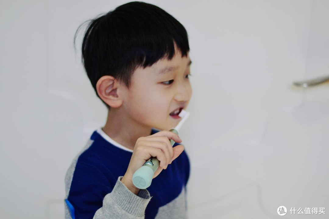 【牙齿保卫战】儿童电动牙刷买哪个好？平价好用的菲莱斯K1使用体验