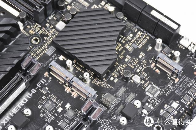 华硕ROG Z490 MAXIMUS XII HERO 主板开箱：平民旗舰压十代i9