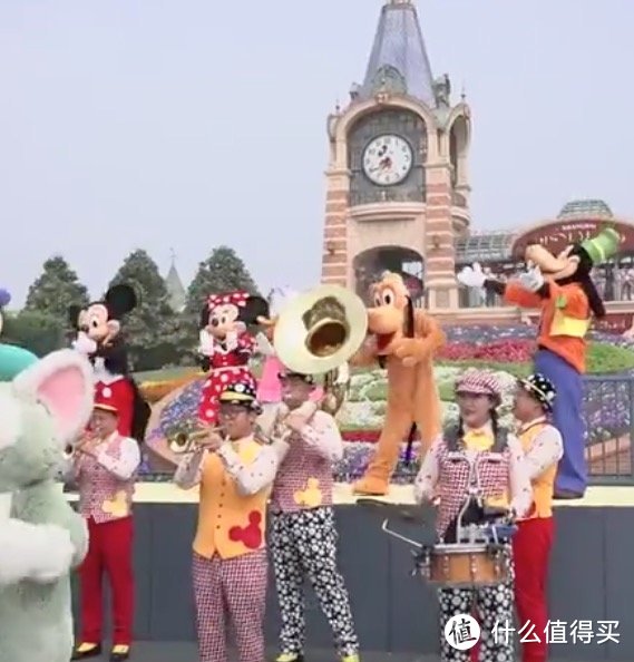 体验感好！上海迪士尼乐园限流重开 游客反馈好评