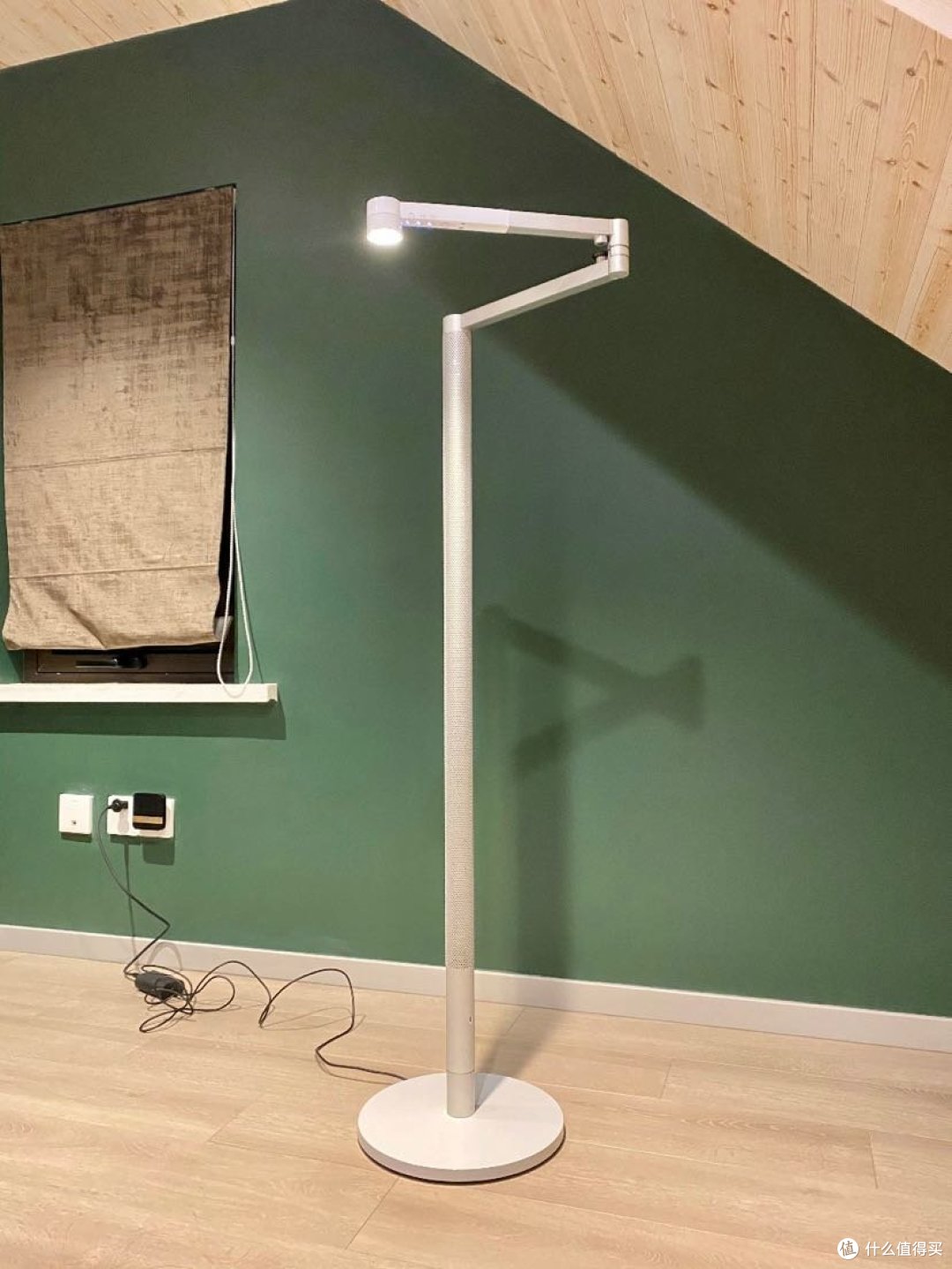 戴森6000元落地智能灯到底值不值得买