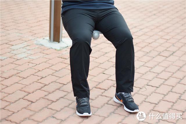 不仅体面还显瘦，小米推出四面弹休闲长裤，速干面料、随意拉伸