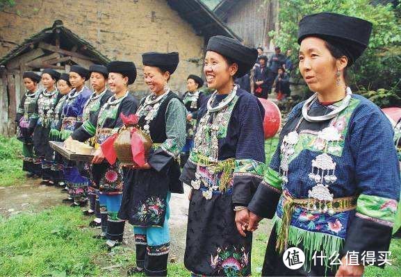 民族传统服饰