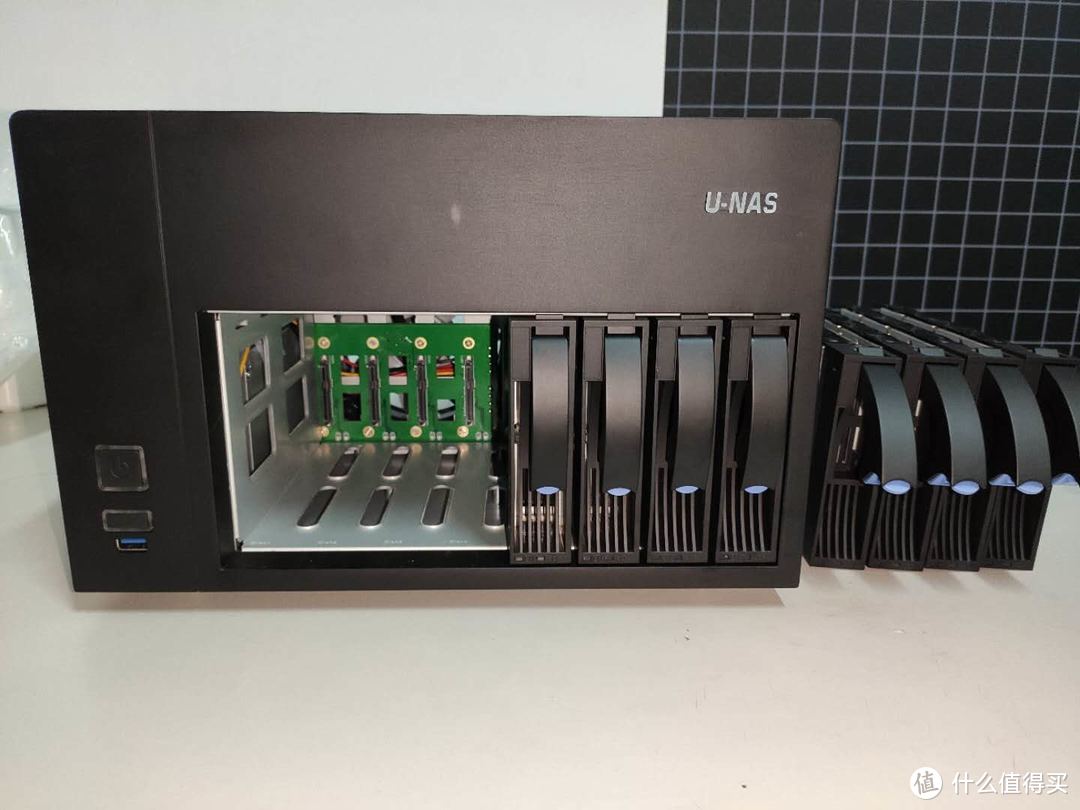 存储服务器（FreeNAS）安装日记及使用说明