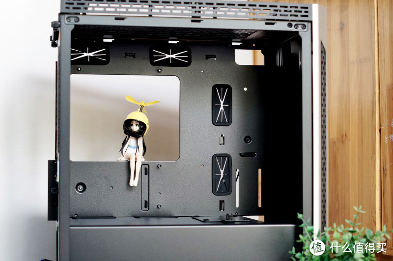 雷匠R-M5机箱测评：双面侧透的铝合金MATX机箱