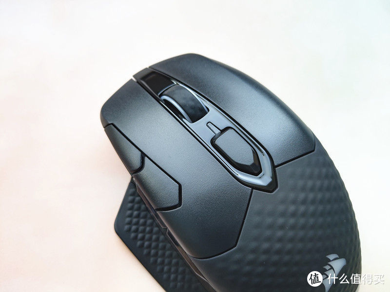 美商海盗船DARK CORE PRO RGB SE鼠标：不一样的炫酷畅爽体验