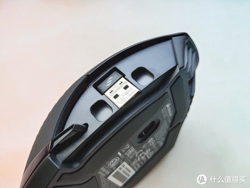 美商海盗船DARK CORE PRO RGB SE鼠标：不一样的炫酷畅爽体验