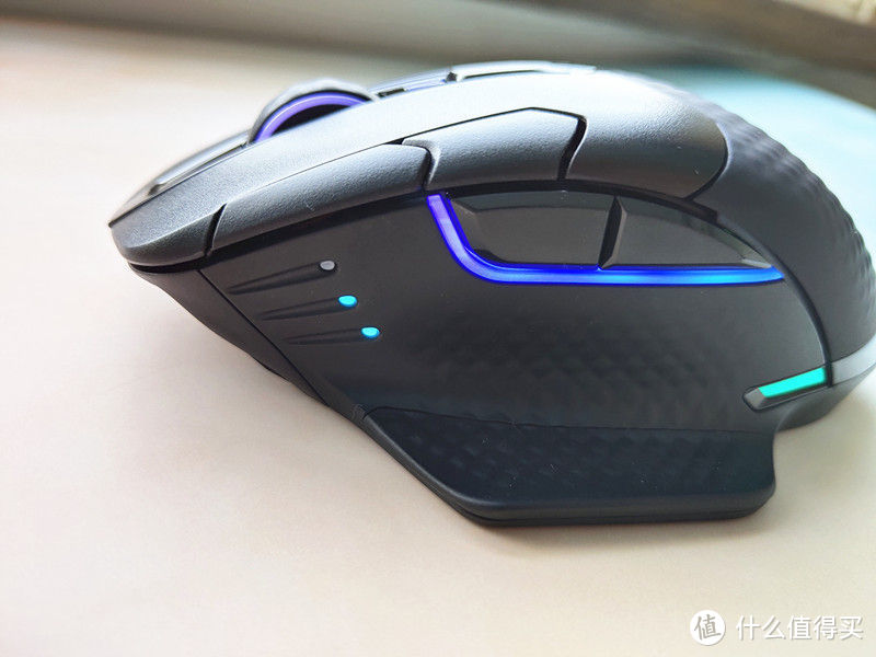 美商海盗船DARK CORE PRO RGB SE鼠标：不一样的炫酷畅爽体验