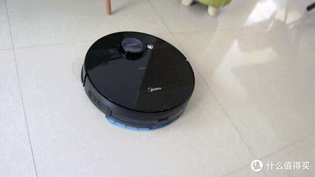 美的M7智能扫地机器人，2000元请一个全职“保姆”，这波操作亏吗？