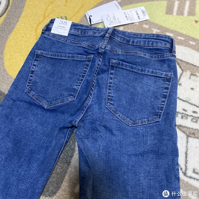 百搭实惠的基础款!MANGO牛仔裤