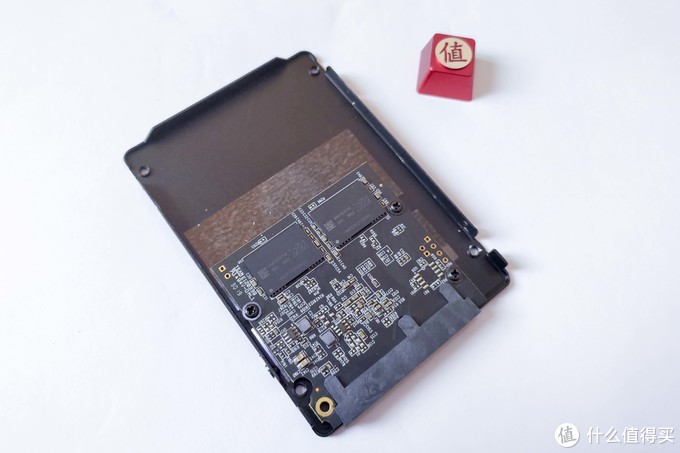 长江存储+联芸主控，纯国产固态硬盘——光威弈系列Pro SSD拆解评测