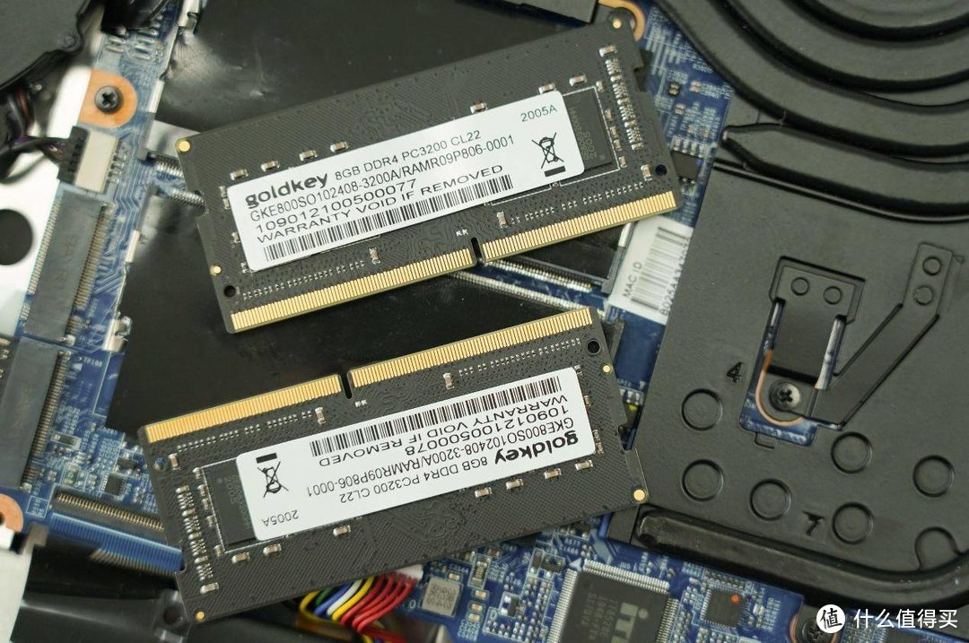 高色域144Hz电竞屏 机械革命蛟龙P760 AMD游戏本测试