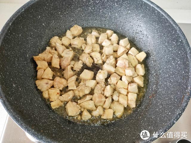 鸡胸肉直接下锅就毁了，牢记这2个要点，做出来的鸡胸肉不腥不柴