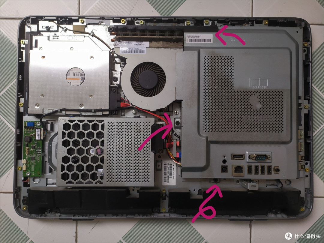 在拆解hp proone 400之前最好还是备有一把万能螺丝刀.