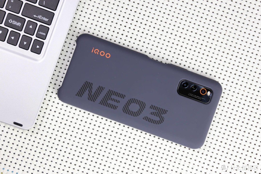 iQOO Neo3 游戏物理开挂三件套，你最需要那一款？