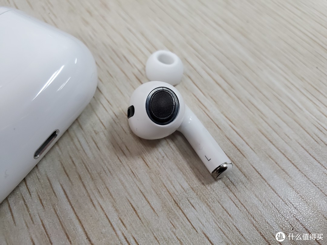 山寨AirPods Pro 长什么样！